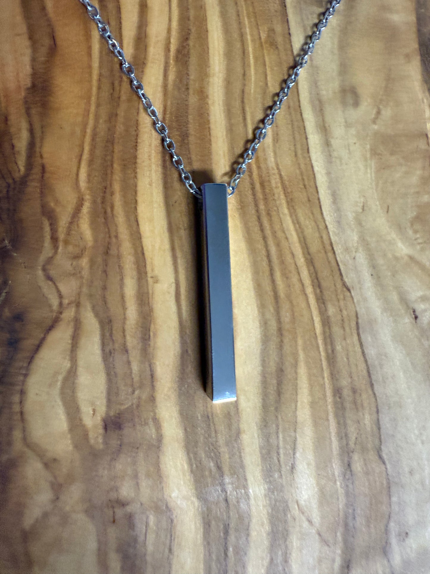 Bar pendant necklace