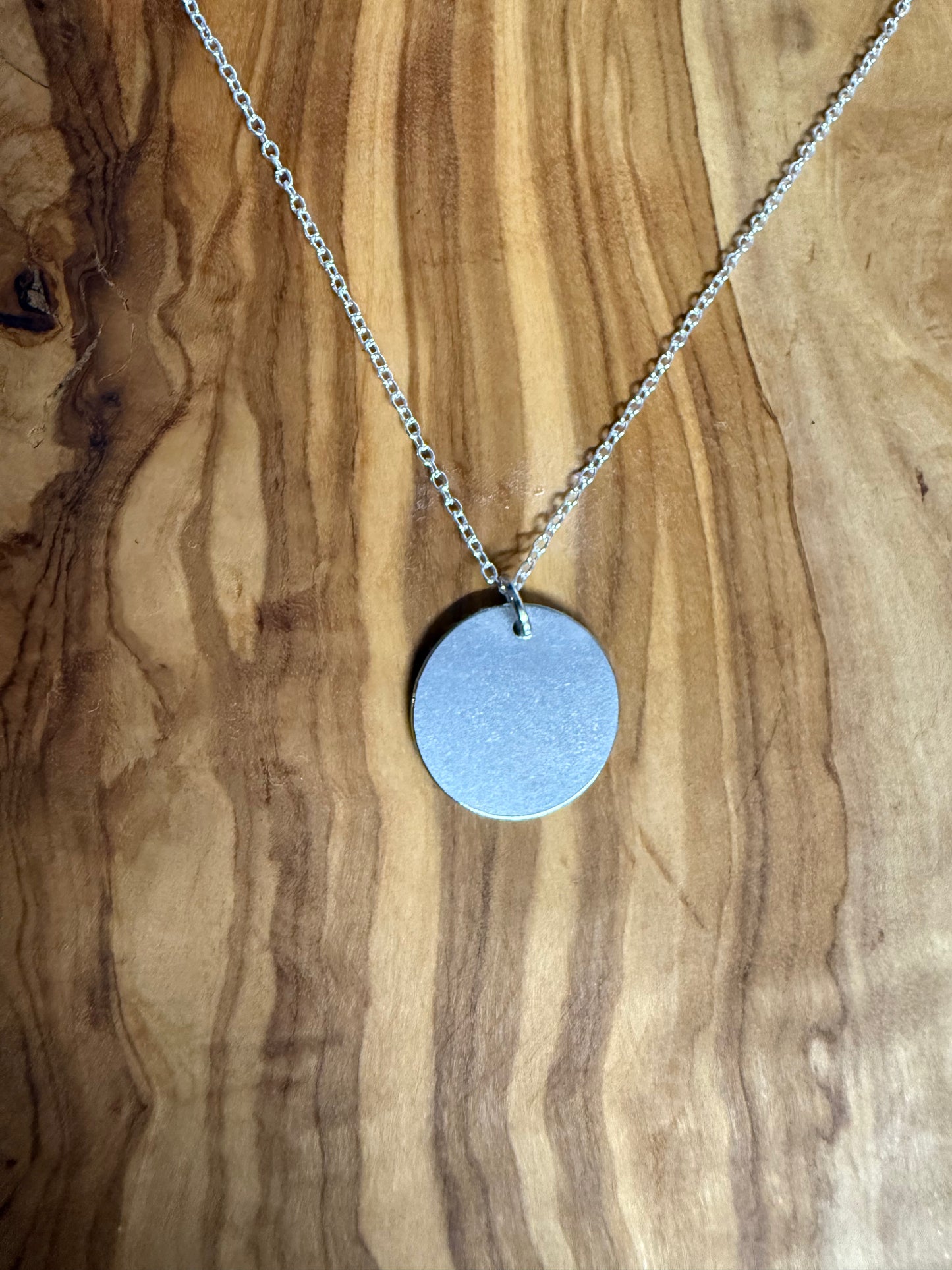 Round pendant chain